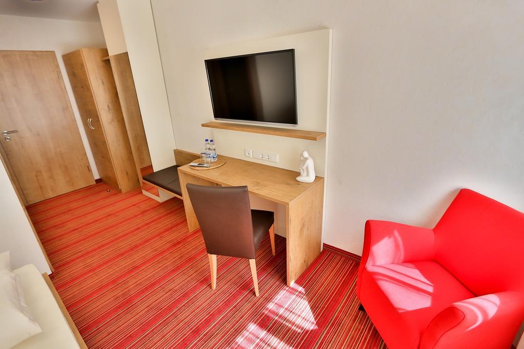 Hotel Ochsen أَميربوخ الغرفة الصورة